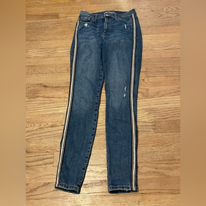 Junior jeans 6/28 blue with a ribbon down the‎ side